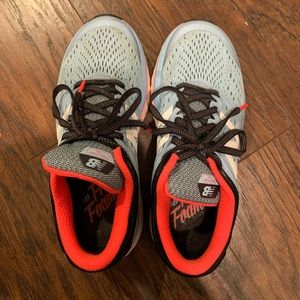 New balance tennis shoes!!